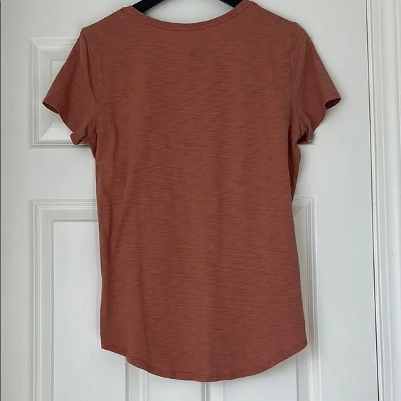 NWOT Lululemon Short Sleeve Tee - Picture 4 of 4